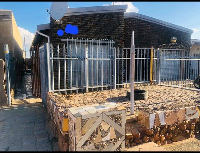 3 BEDROOM HOUSE FOR SALE IN TSAKANE EXT 5